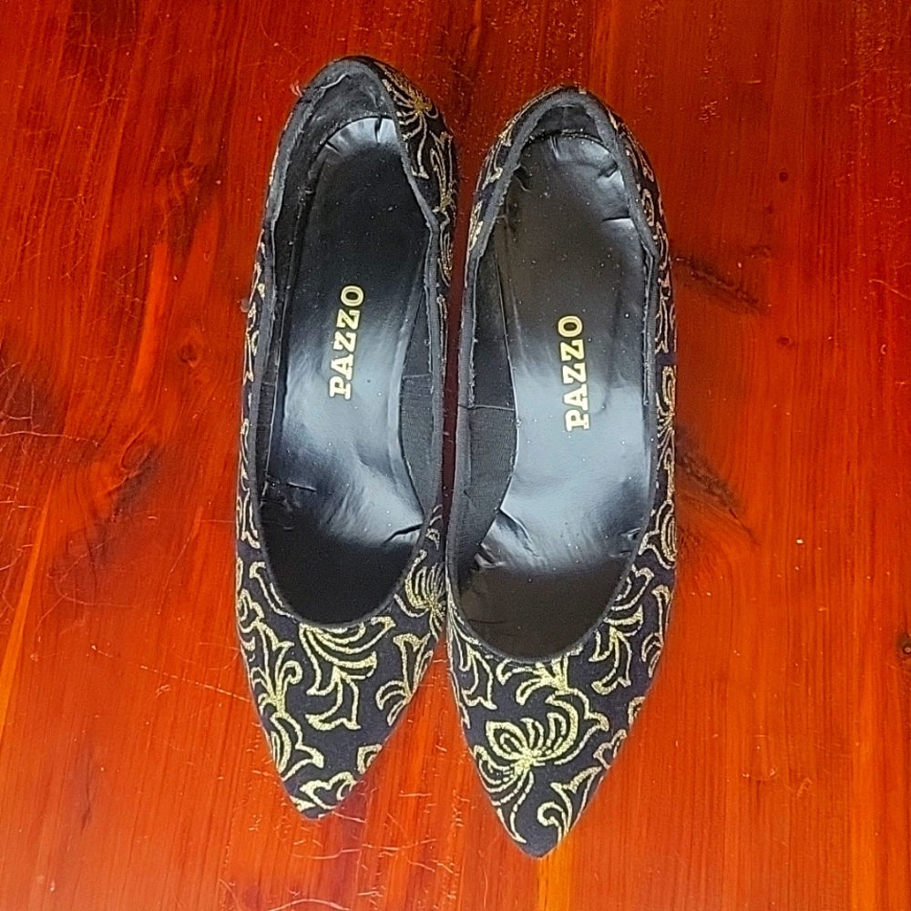 Vintage 90s velvet and gold heels size 8.5